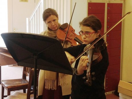 Renowned violin professor gives music masterclasses at Haileybury